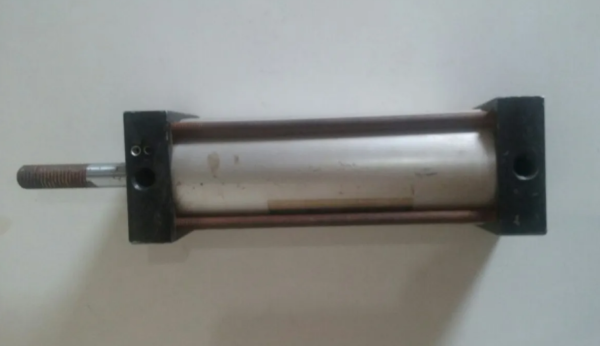 PISTÃO PNEUMÁTICO CURSO: 140MM