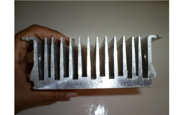 DISSIPADOR DE CALOR ALUMÍNIO 145x155x55MM INVERSOR WEG - Imagem 2