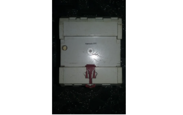 DISJUNTOR DIFERENCIAL TRIPOLAR STECK SDR 4P 100A - Imagem 2