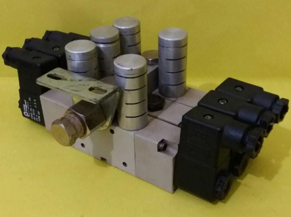 BLOCO DE VÁLVULAS PNEUMÁTICAS 5 VIAS C/3 VAL COMPLETA - Imagem 5