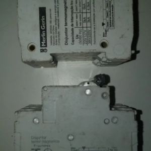 DISJUNTORES TRIPOLAR K32A C25 E K32A-C40 L. C/ 2 UN.