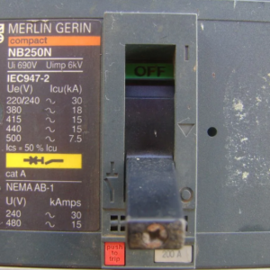 DISJUNTOR TERMOMAGNÉTICO MERLIN GERIN 200 A