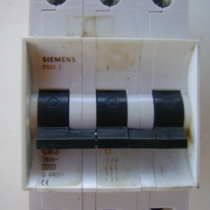 DISJUNTOR TERMOMAGNÉTICO SIEMENS NBR NM 60 898