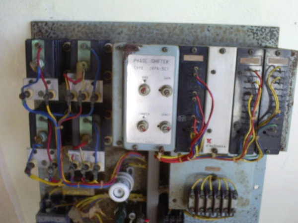 INVERSOR DE FREQUÊNCIA ANTIGO YASKAWA ANO 75 - Imagem 4