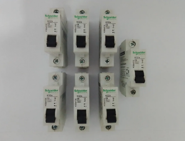 DISJUNTOR TERMOMAGNÉTICO SCHNEIDER CURVA C 6A K32A1C6 KIT 7UN